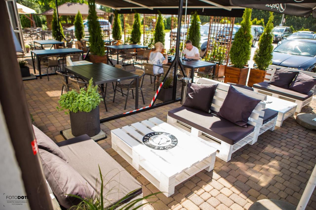 Gosciniec Zacisze I Blisko A2 Dabie-Uniejow I Restauracja Bed & Breakfast Exterior photo