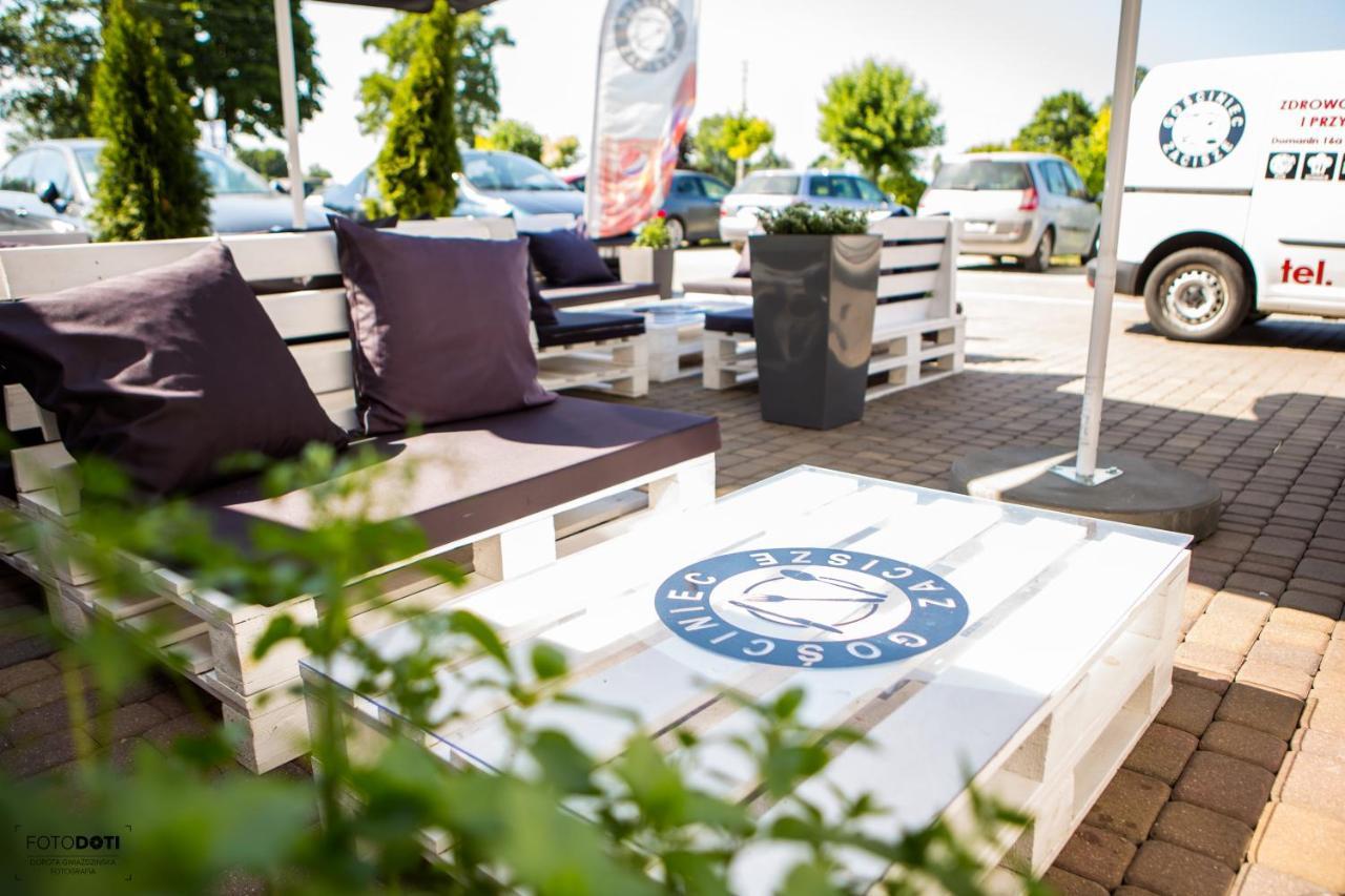 Gosciniec Zacisze I Blisko A2 Dabie-Uniejow I Restauracja Bed & Breakfast Exterior photo