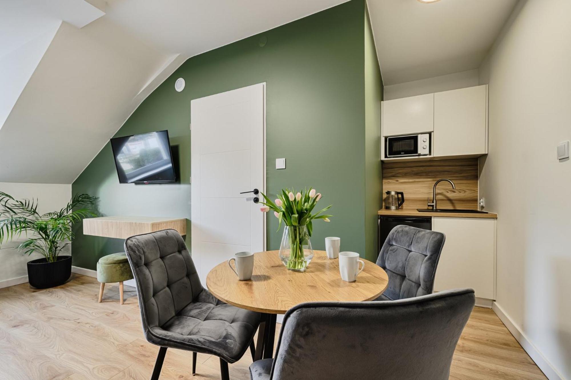Gosciniec Zacisze I Blisko A2 Dabie-Uniejow I Restauracja Bed & Breakfast Exterior photo