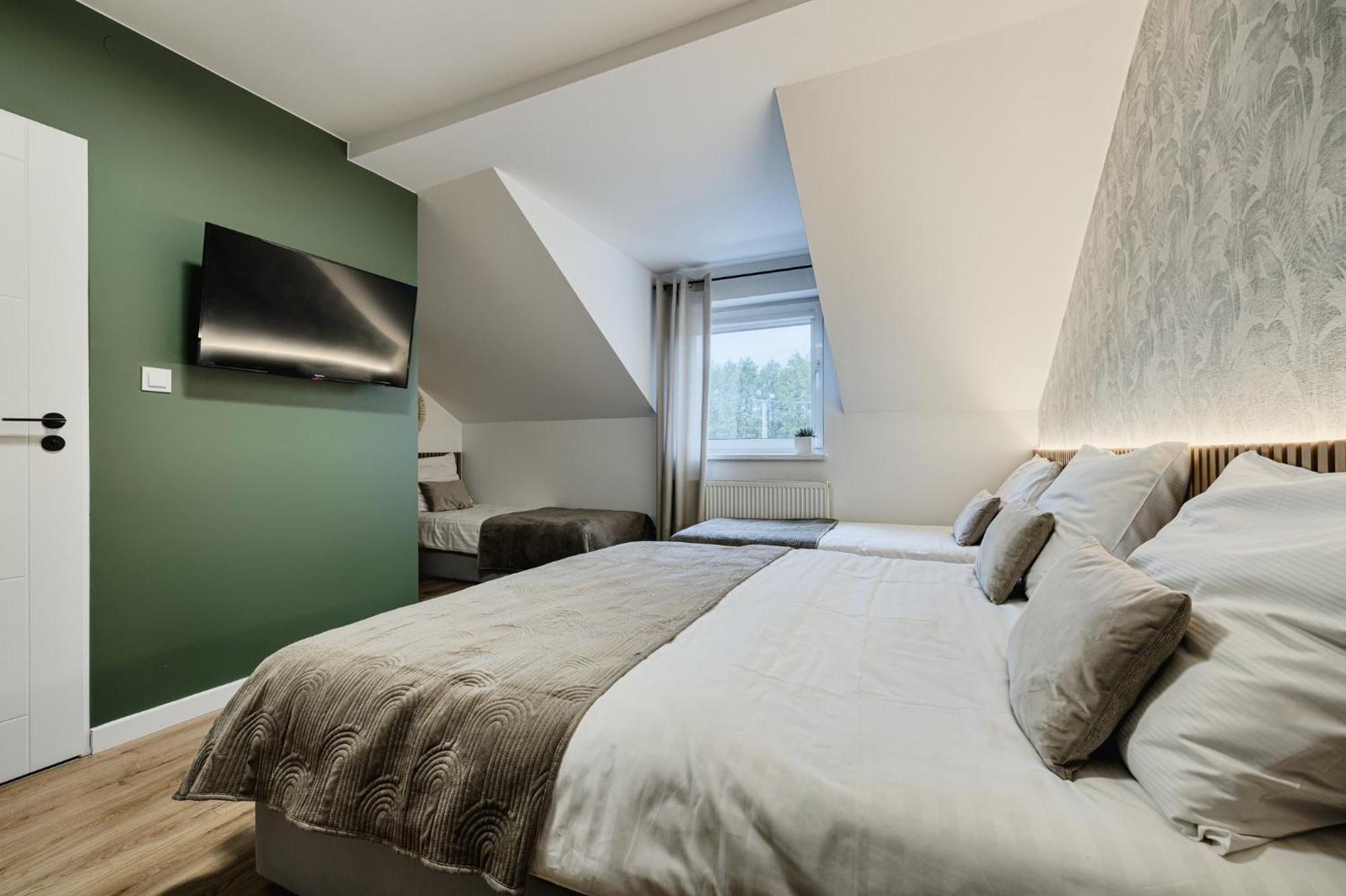 Gosciniec Zacisze I Blisko A2 Dabie-Uniejow I Restauracja Bed & Breakfast Exterior photo