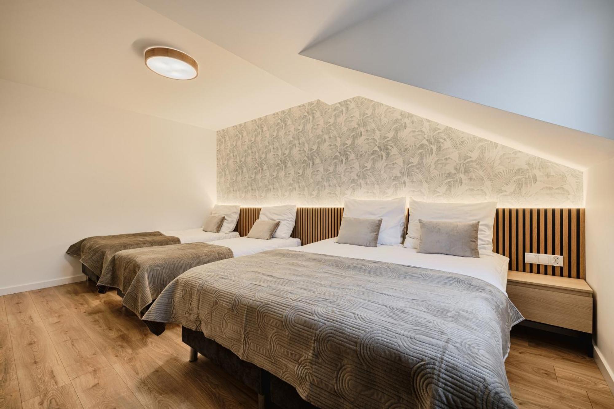 Gosciniec Zacisze I Blisko A2 Dabie-Uniejow I Restauracja Bed & Breakfast Exterior photo
